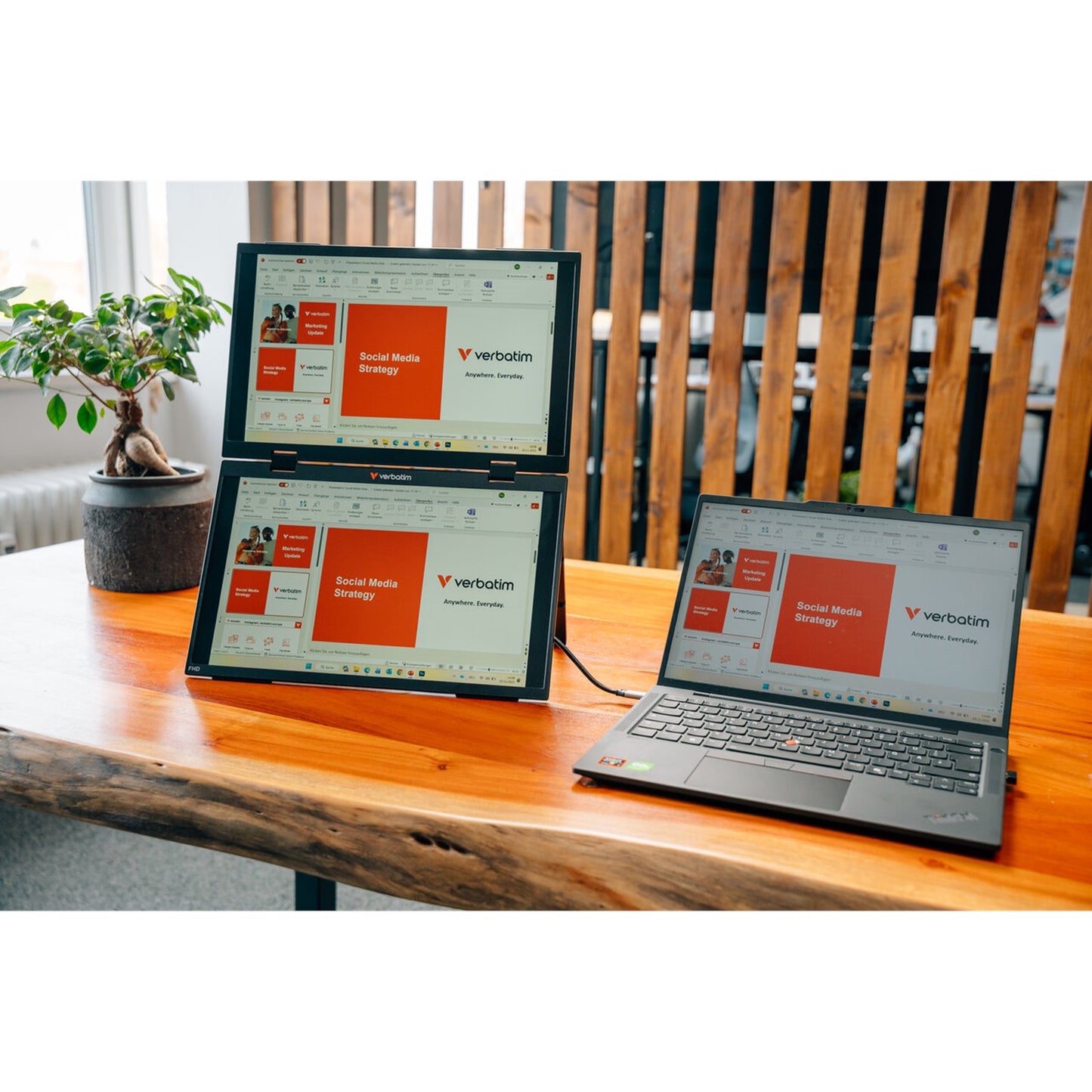Verbatim (32403) Portable 15.6 Dual Monitor Essentials