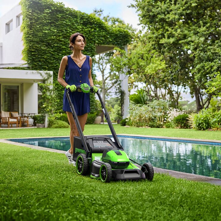 Greenworks 48V 46cm Self-Propelled Cordless Lawnmower with 2x Battery & Charger