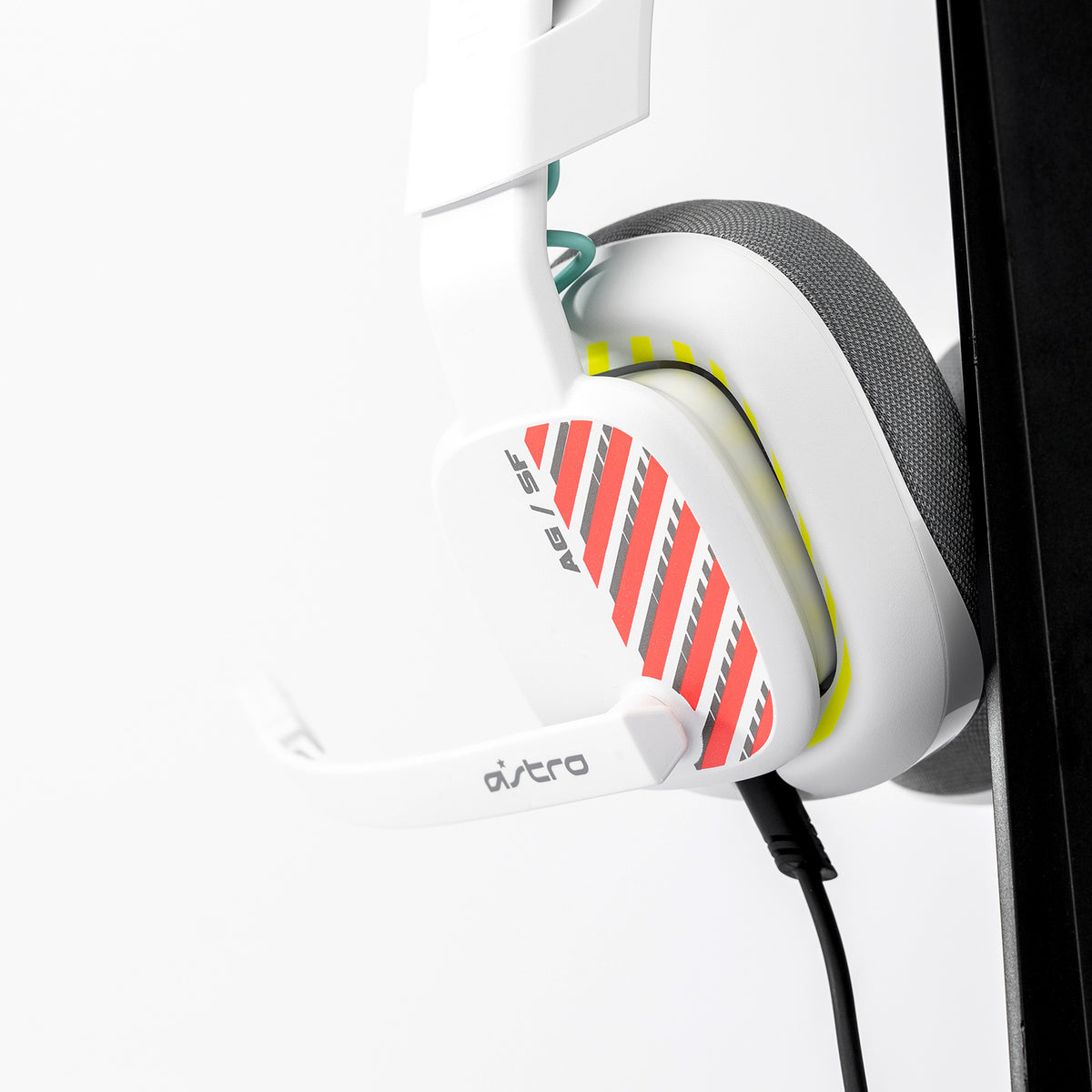 ASTRO Gaming A10 Gaming Headset Wired White