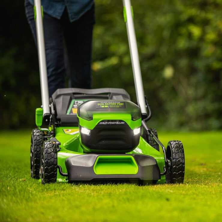 Greenworks 60V 46cm Self-Propelled Cordless Lawnmower with Battery & Charger