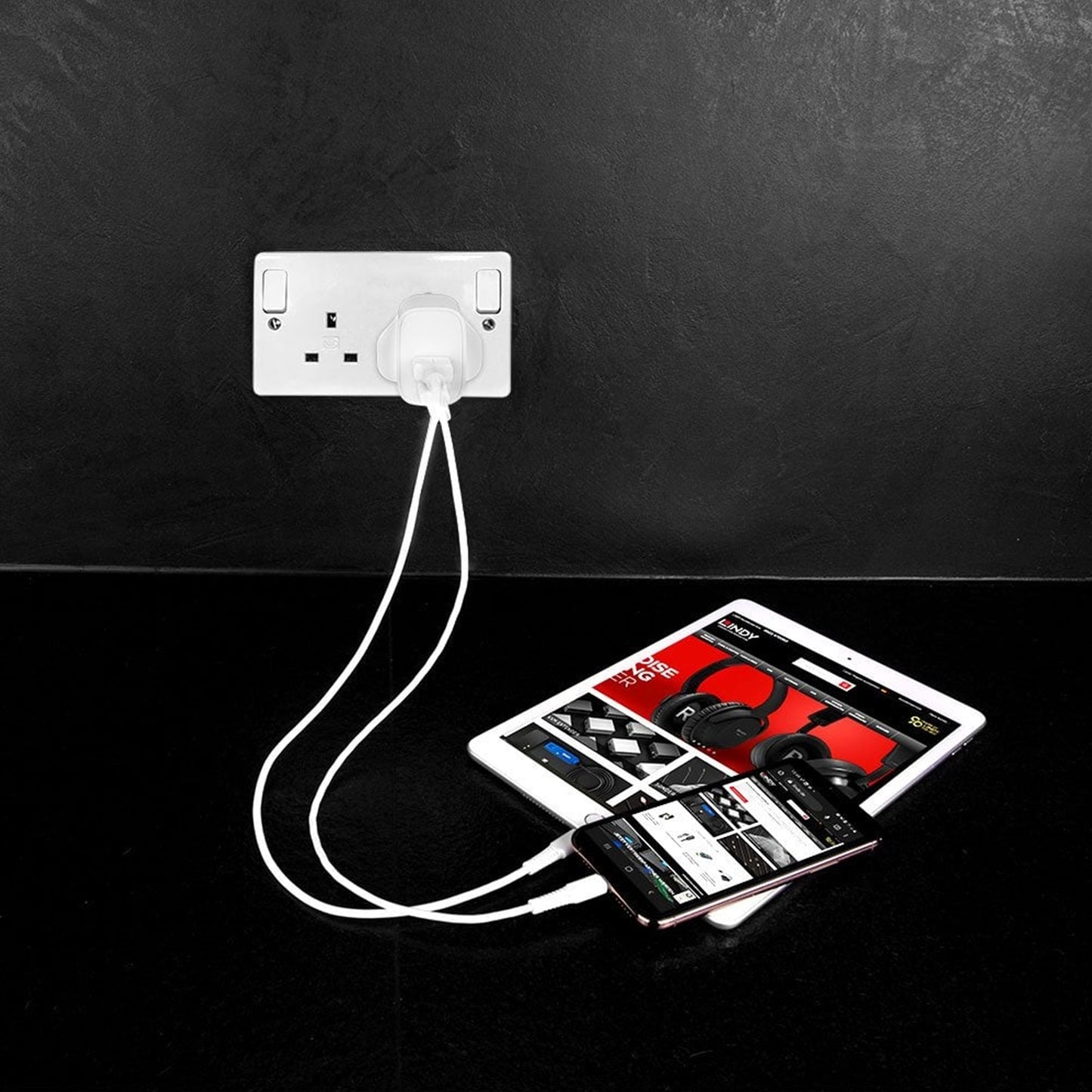 LINDY 73416 Power Adapter, USB, 24 pin USB-C, 20W, Fast Charge, PD 3.0, White