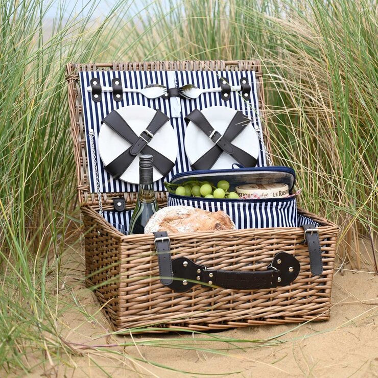 Navigate Three Rivers 4 Person Wicker Picnic Basket