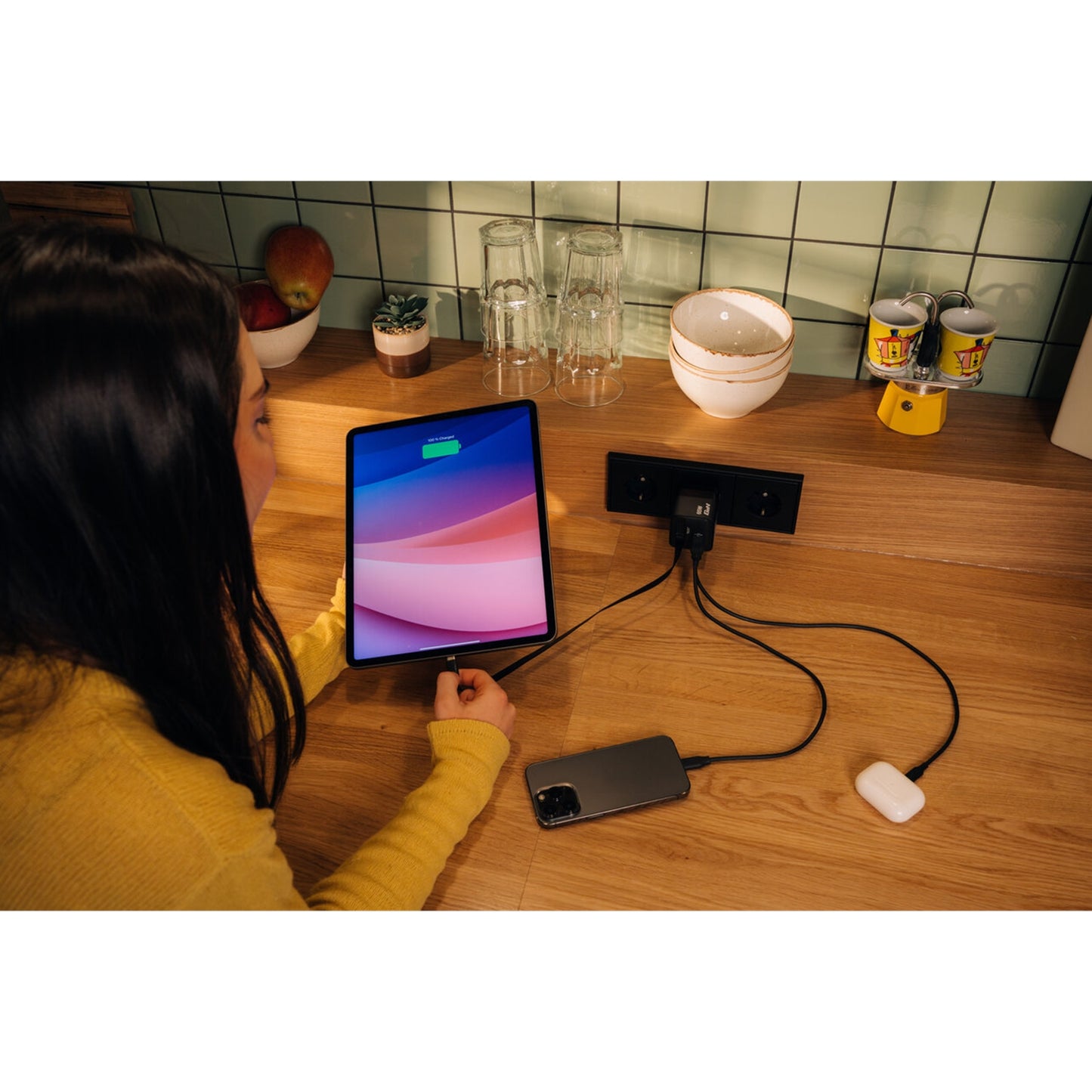 Verbatim (32217) GaN Wall Charger 65W 2 Port with Retractable Cable