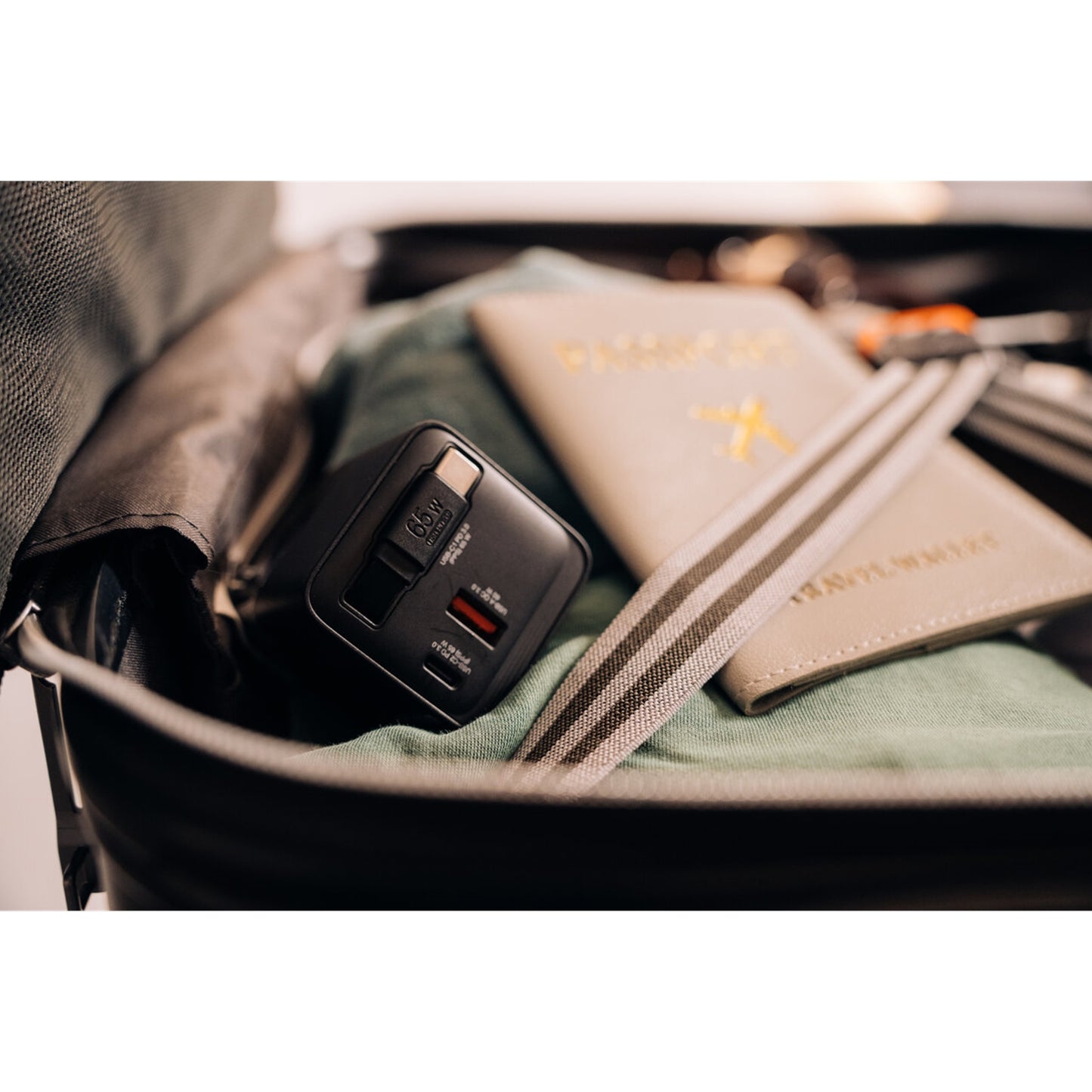 Verbatim (32217) GaN Wall Charger 65W 2 Port with Retractable Cable