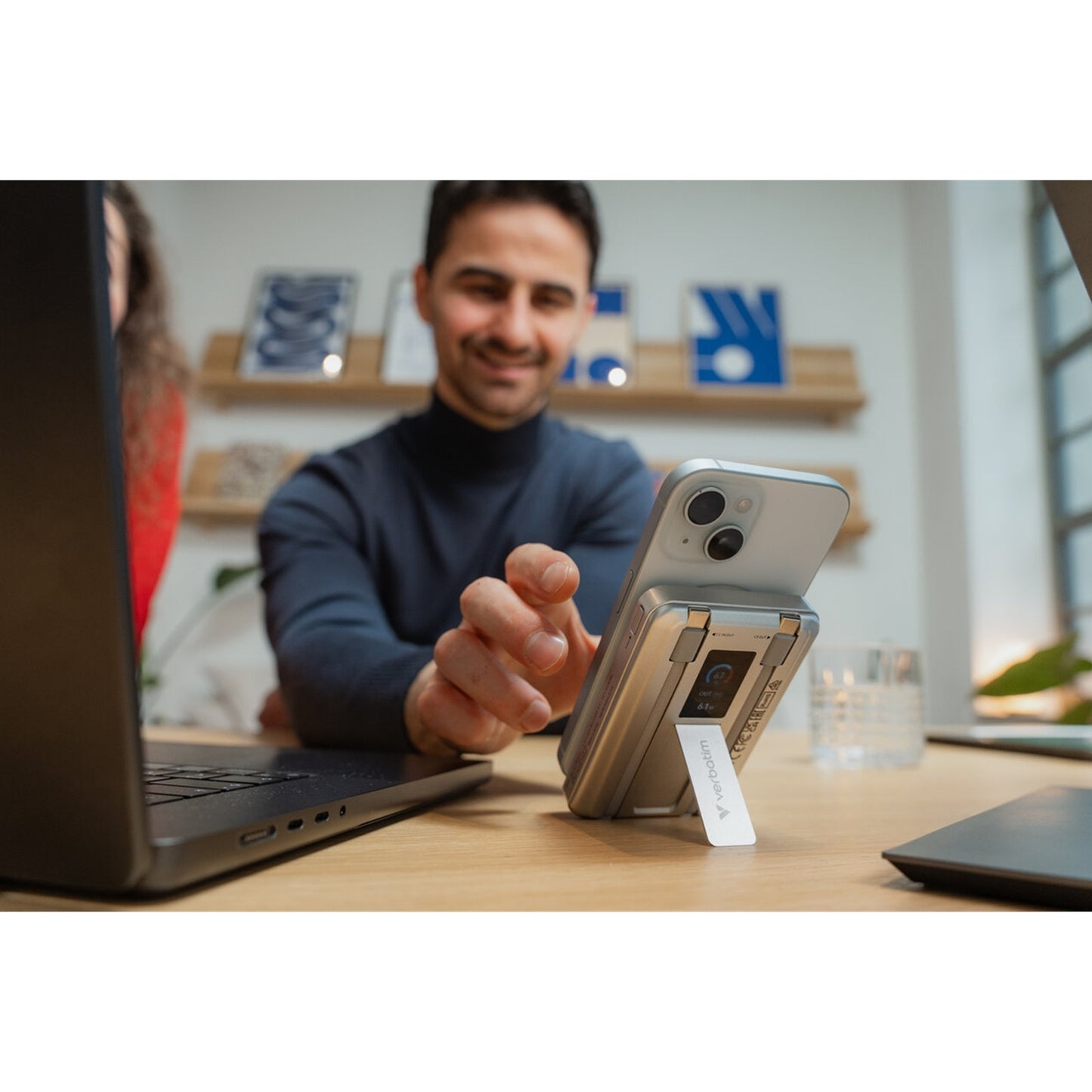 Verbatim (32273) Charge'n'Go 2C & Display MagSafe Power Bank 10000 mAh Silver
