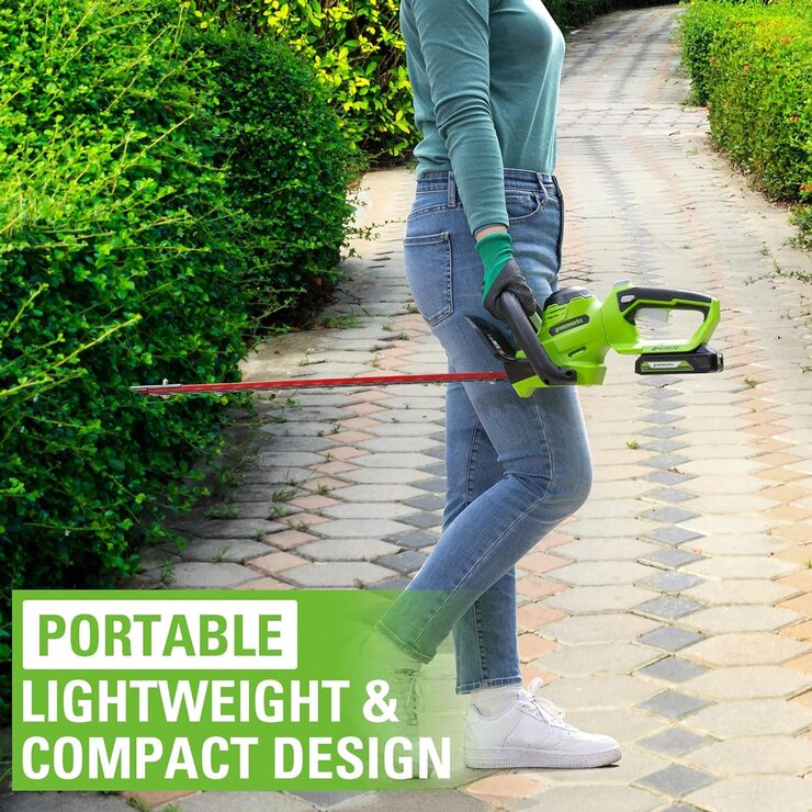 Greenworks 24V 61cm Cordless Brushless Hedge Trimmer with Battery & Charger