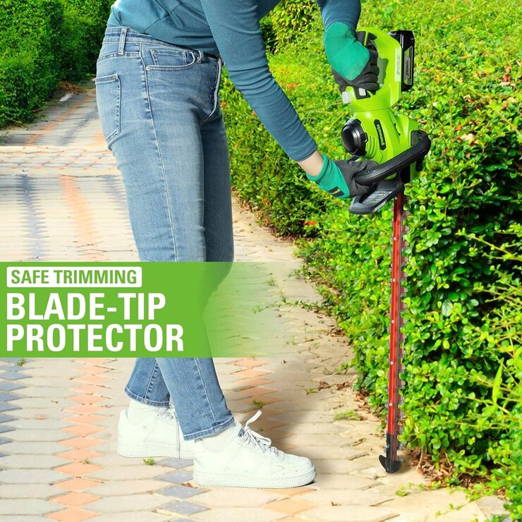 Greenworks 24V 61cm Cordless Brushless Hedge Trimmer with Battery & Charger
