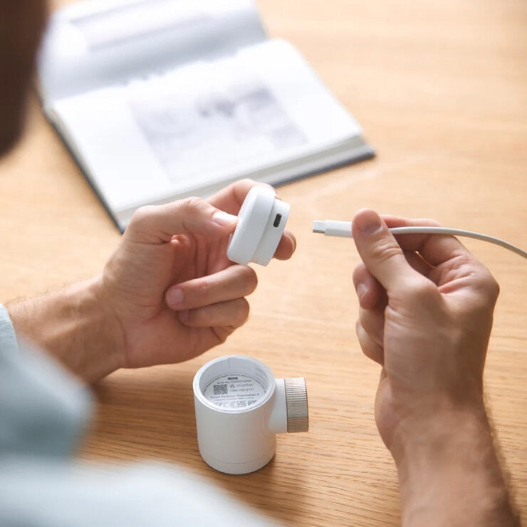 Tado Wireless Smart Thermostat Multi Room Starter Kit & 2 Thermostatic Valves