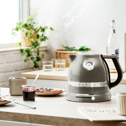 KitchenAid 5KEK1522BMS Artisan 1.5L Kettle in Medaillion Silver