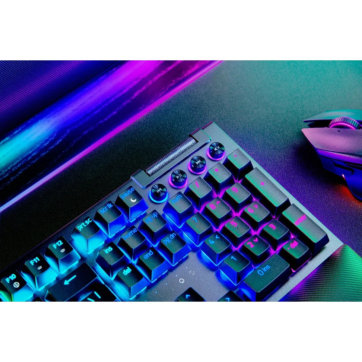 Razer BlackWidow V4 Pro Full-size (100%) Mechanical Gaming Keyboard Black